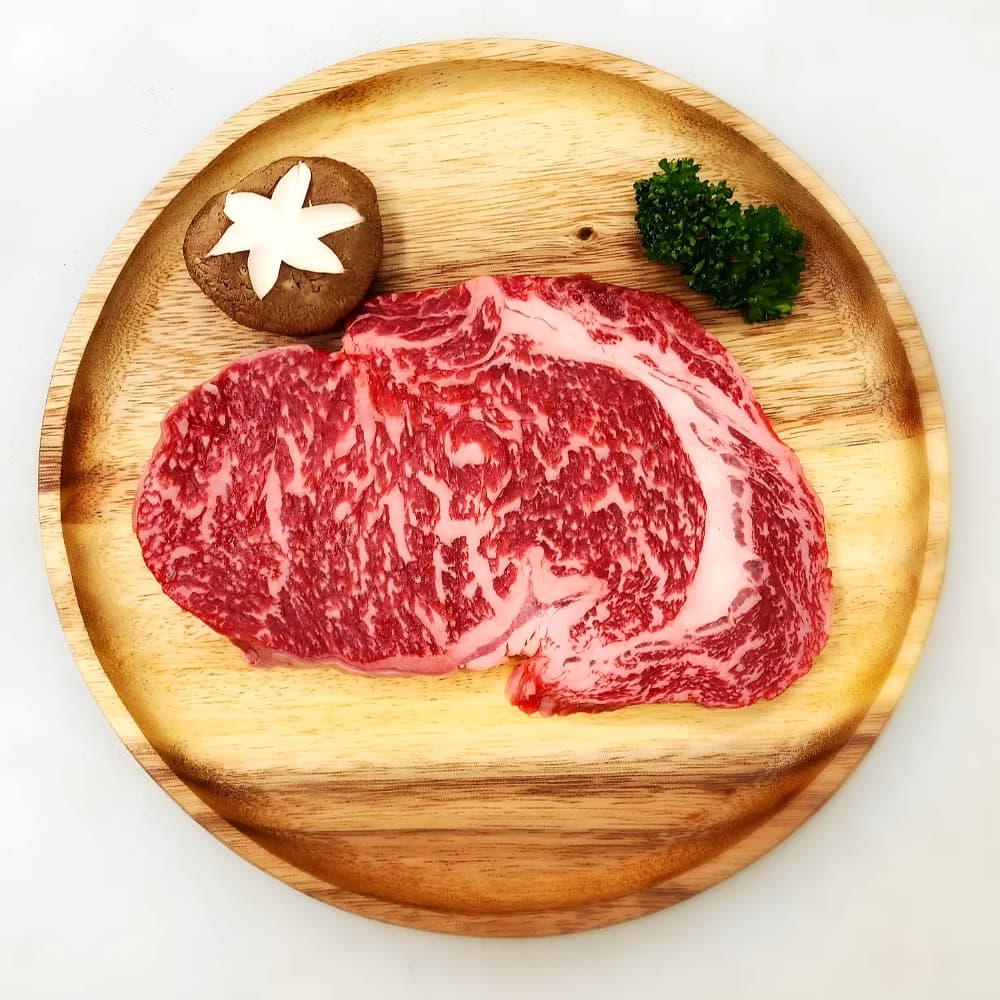 네이버) 소삿슈 한우 투뿔 등심 소고기 안심 채끝살 선물세트 구이용 300g (25,800원/무배)