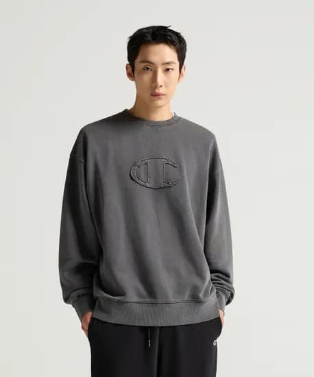 챔피온 C로고 피그먼트 오버핏 스웨트셔츠 변요한 착용