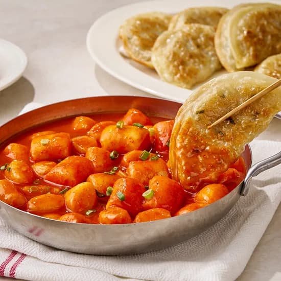 하루특가) 마당두 당면만두, 300g, 1개 + 광진 쌀떡볶이, 200g, 1개 + 떡볶이 소스, 70g, 1개, 2세트