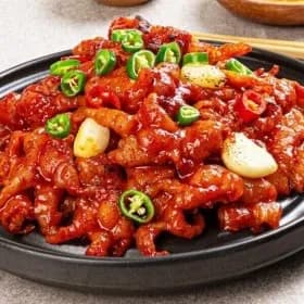 국내산 매운 양념 무뼈 닭발 300gx2팩 유클가 9,440원 무배