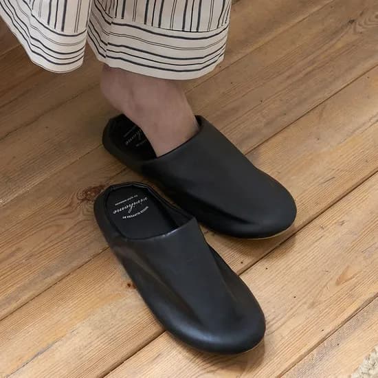 모먼트인파리 PU 가죽 실내화 층간소음 슬리퍼 3컬러 2sizes