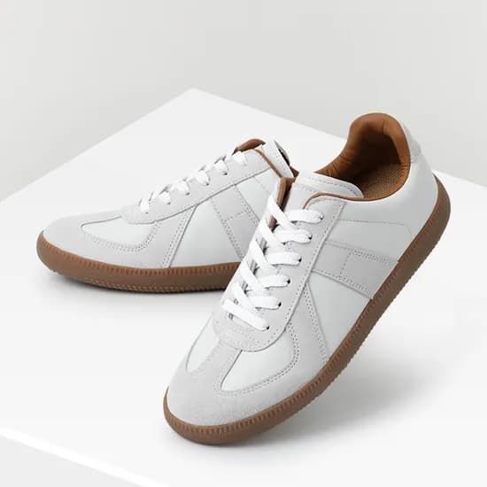 헹텐 독일군 스니커즈 화이트 270mm 1개 25,300원
