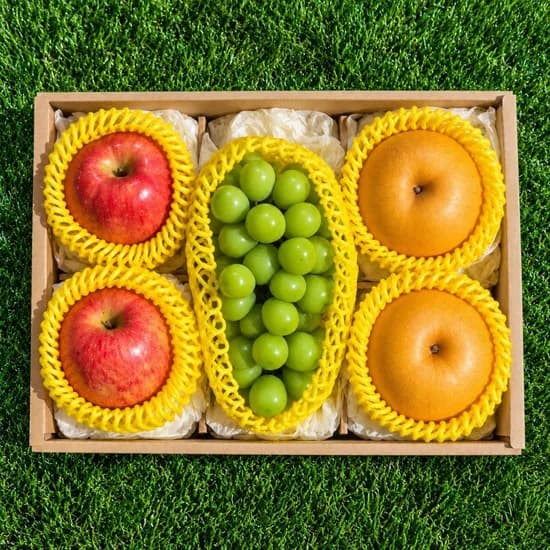 팜보스 프리미엄 과일 선물세트 3호, 2kg, 사과 2과 + 배 2과 + 샤인머스캣 1과, 1세트